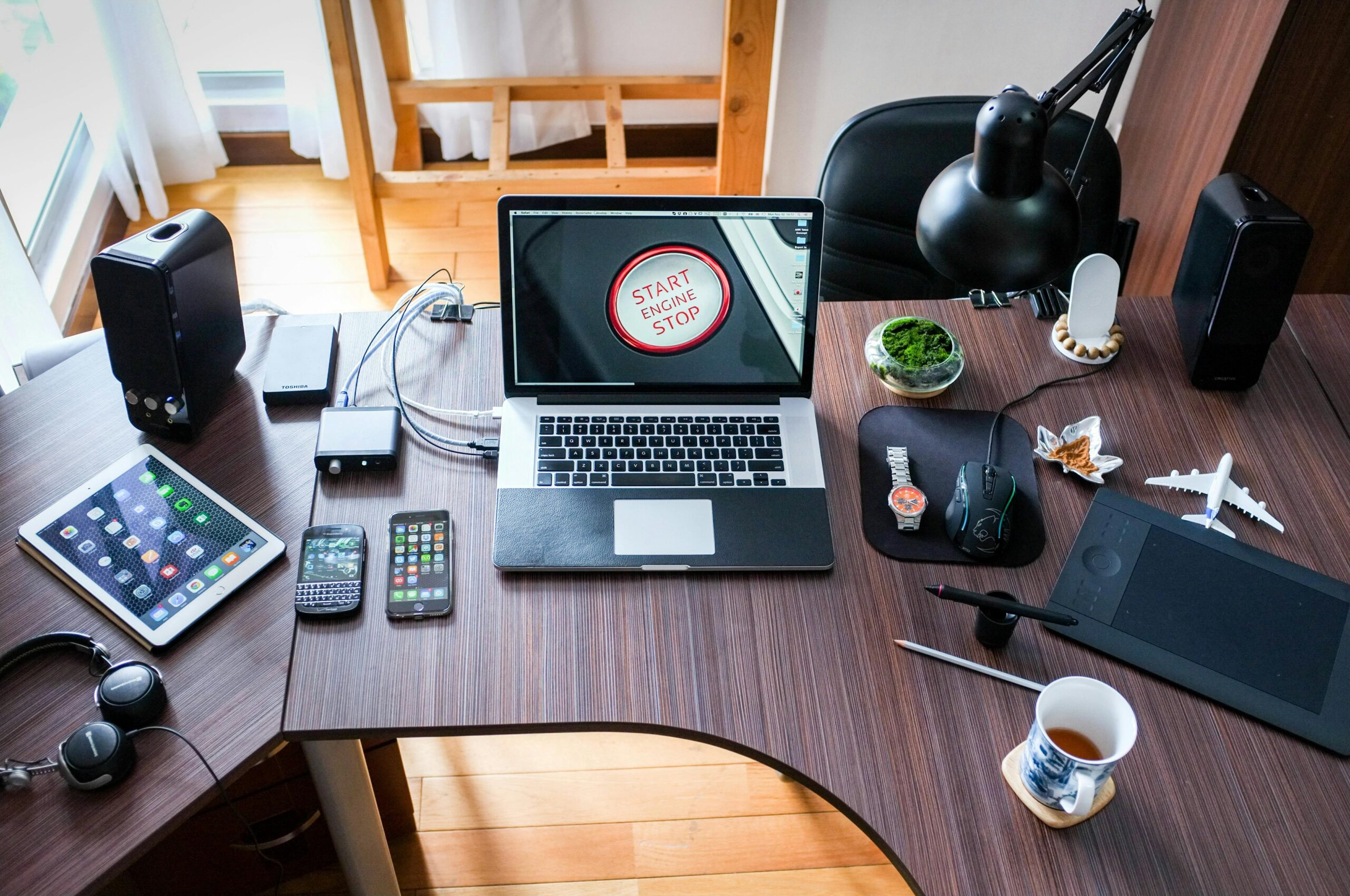 π» Technology & Online Trends